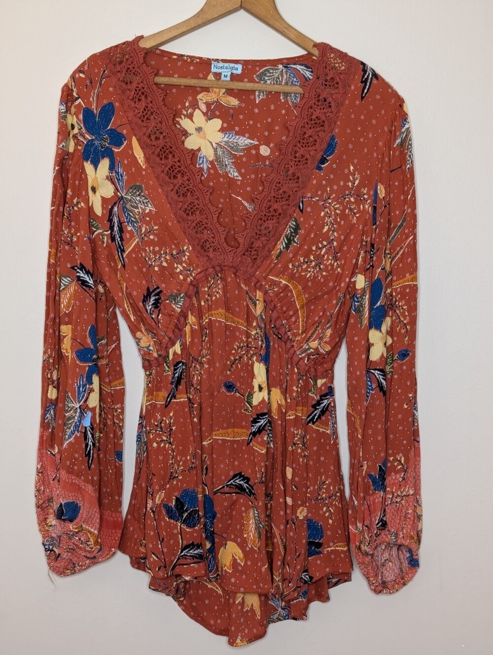Nostalgia Babydoll Blouse w/ Crochet V-Neck Rust Orange Floral Women's Size M